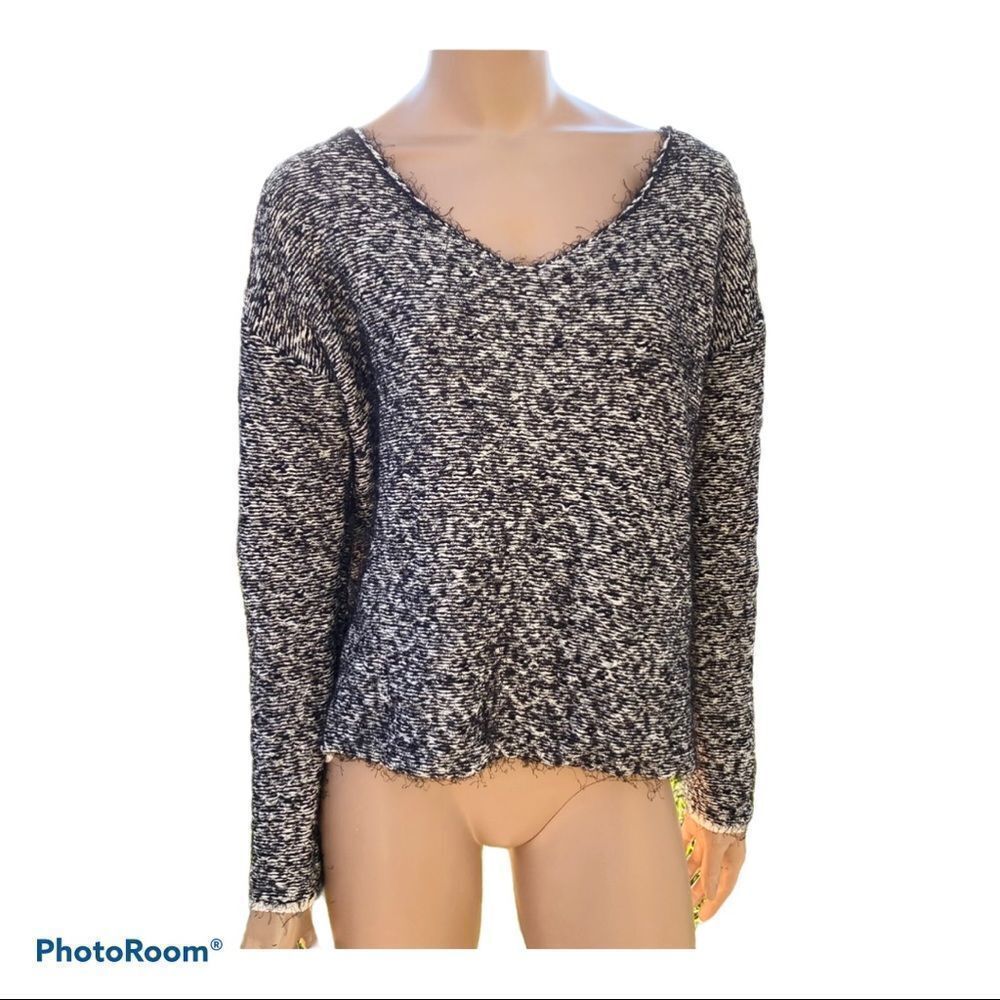 Tildon V neck soft  fuzzy black white sweater S